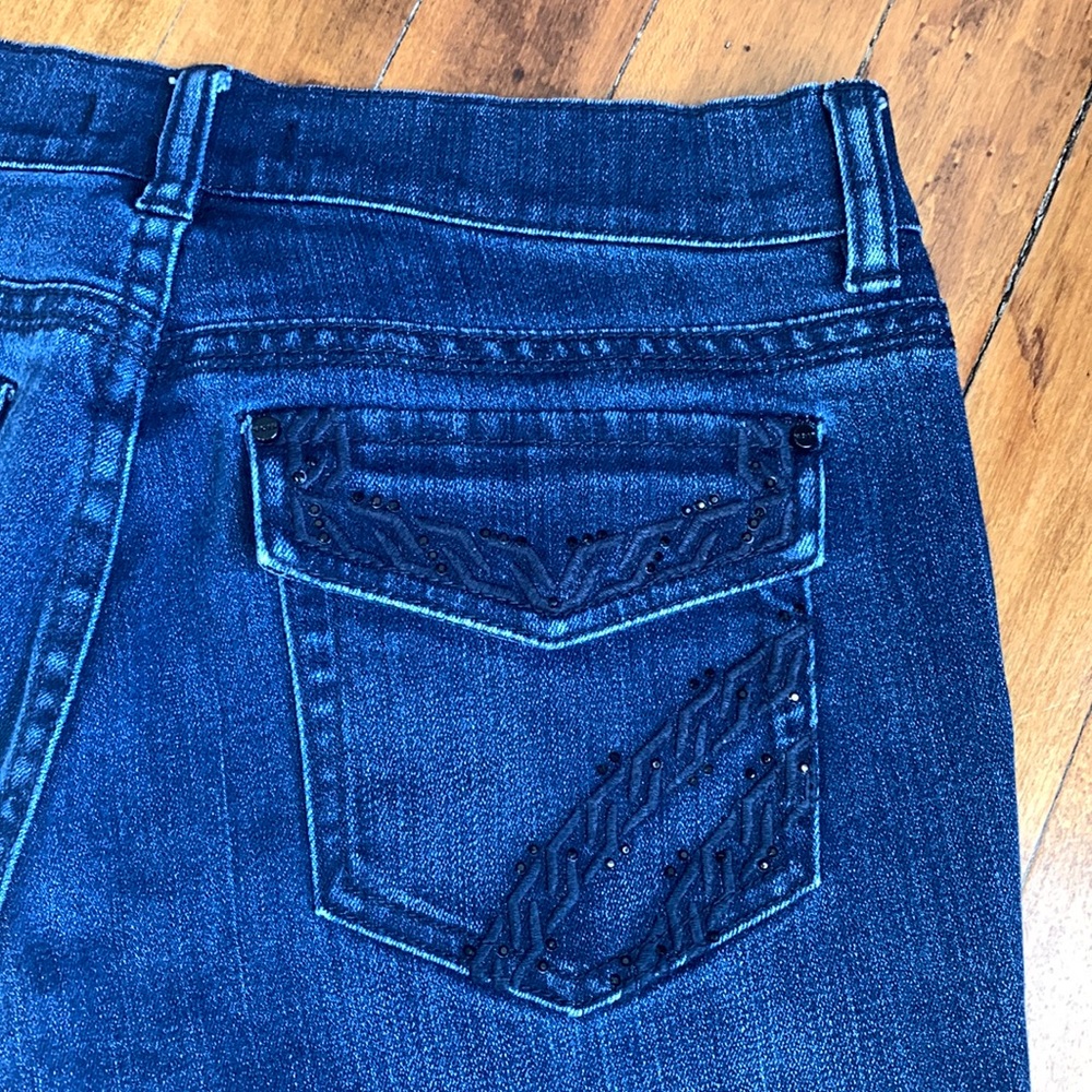 White House black market noir sequin bootleg jeans. Never worn‎ . Retail 110